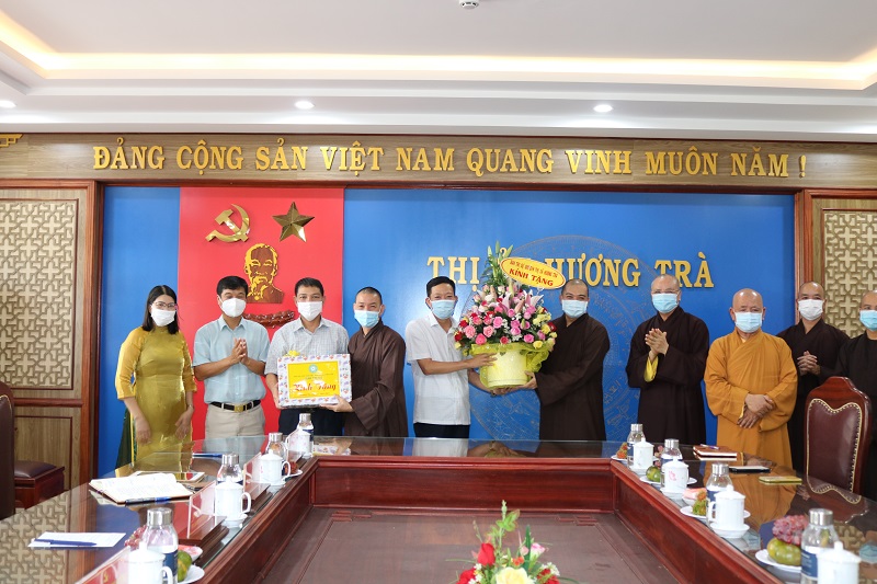 Ban trị sự Giáo hội phật giáo Việt Nam thị xã Hương Trà thăm, làm việc với Ban thường vụ Thị ủy Hương Trà về chương trình hoạt động phật sự nhiệm kỳ 2021 – 2026